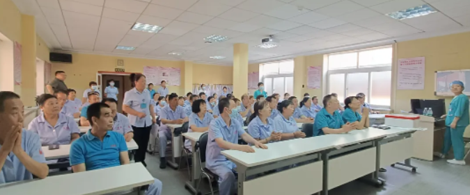 以学赋能强技能 实战练兵筑防线——护工办组织开展管路护理专题培训